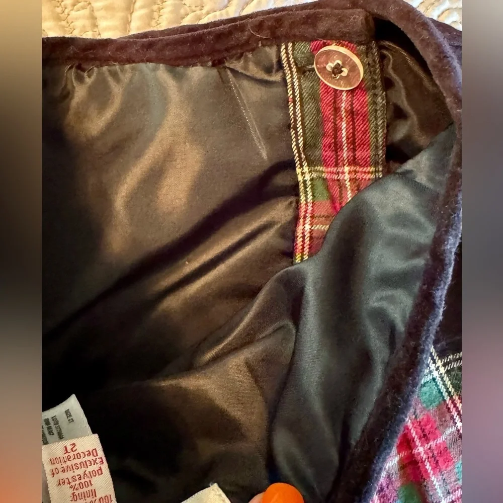 🎅 Oshkosh Holiday plaid skirt and red sweater size 2T